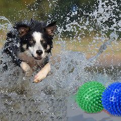 2 Pack Dog Squeaky Toys, Spiky Dog Balls Chewing Toy for Aggressive Chewers, Squeaky Dog Balls, Puppy Teething Toys, Interactive Fetch Balls for Medium Large Dogs